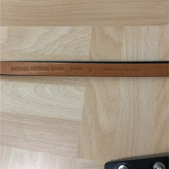 Black Chain Strap Crossbody Bag - Picture 4 of 5